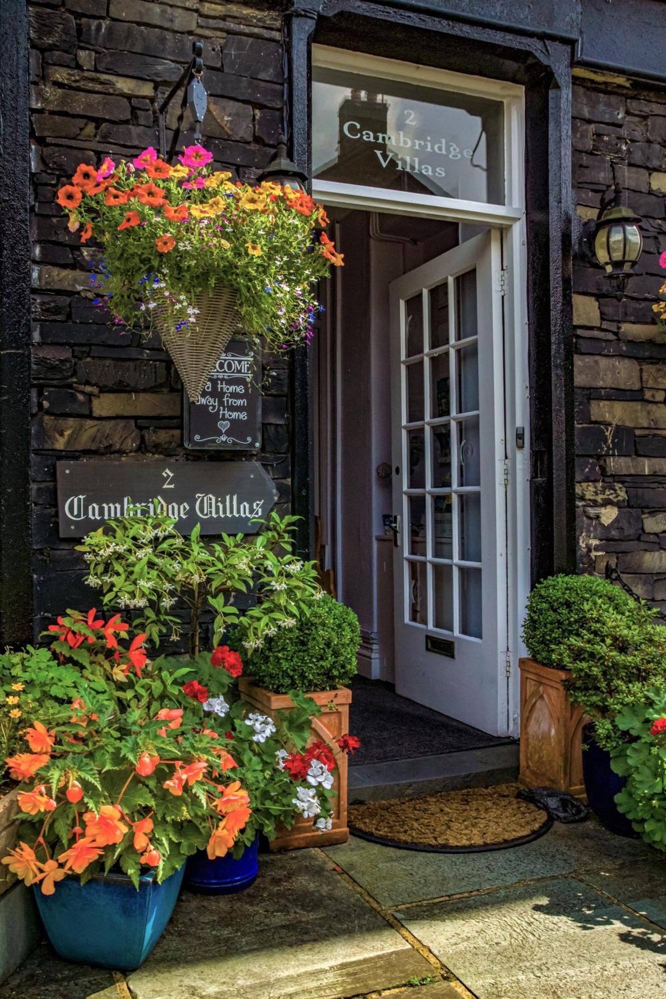 2 Cambridge Villas B & B Эмблсайд Экстерьер фото